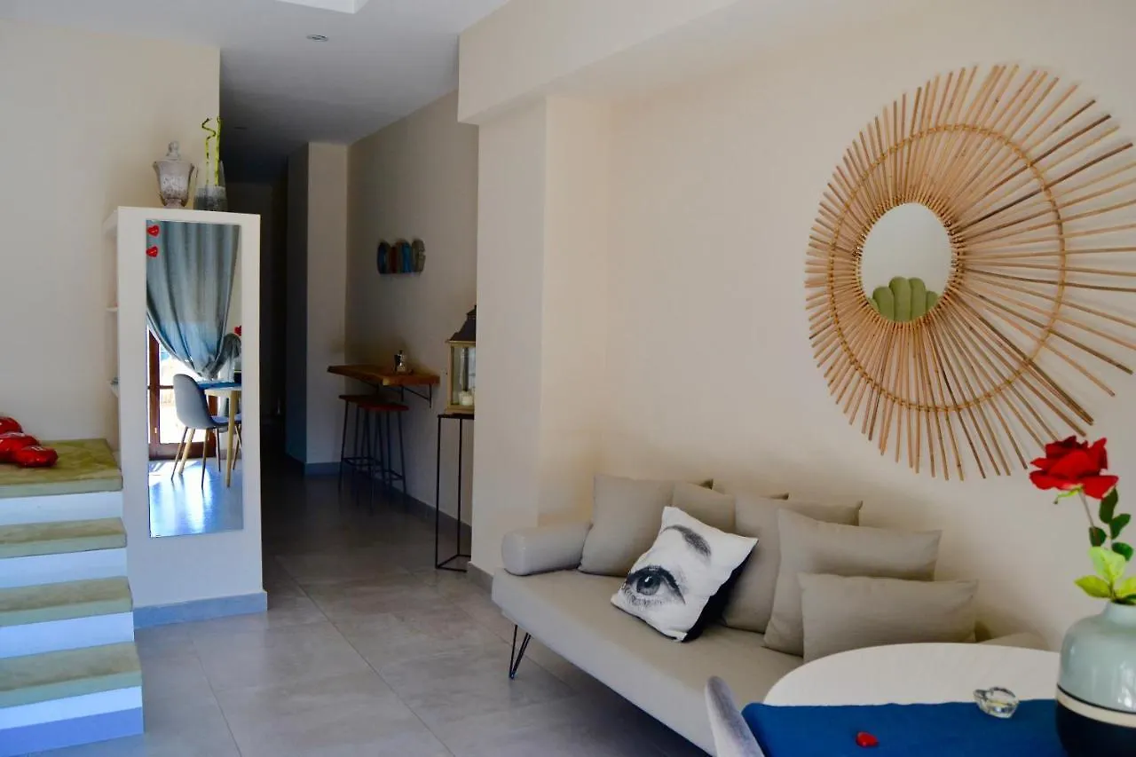 Altacosta Residence-At Last Naples 0*,